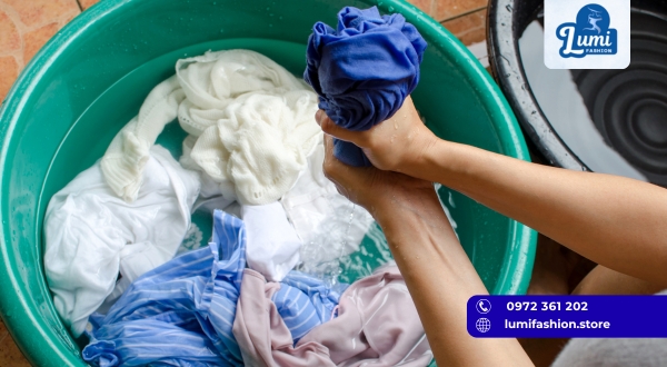 10-bi-quyet-vang-giu-quan-ao-ben-mau